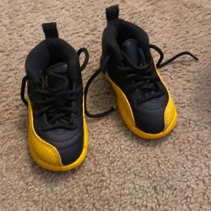 Black and yellow 12s